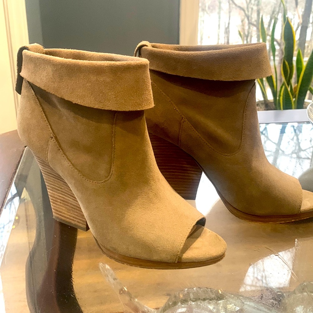Vince Camuto tan suede booties